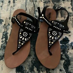 Mossian sandals